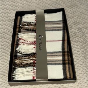 V. FRAAS Multicolor Plaid Scarf